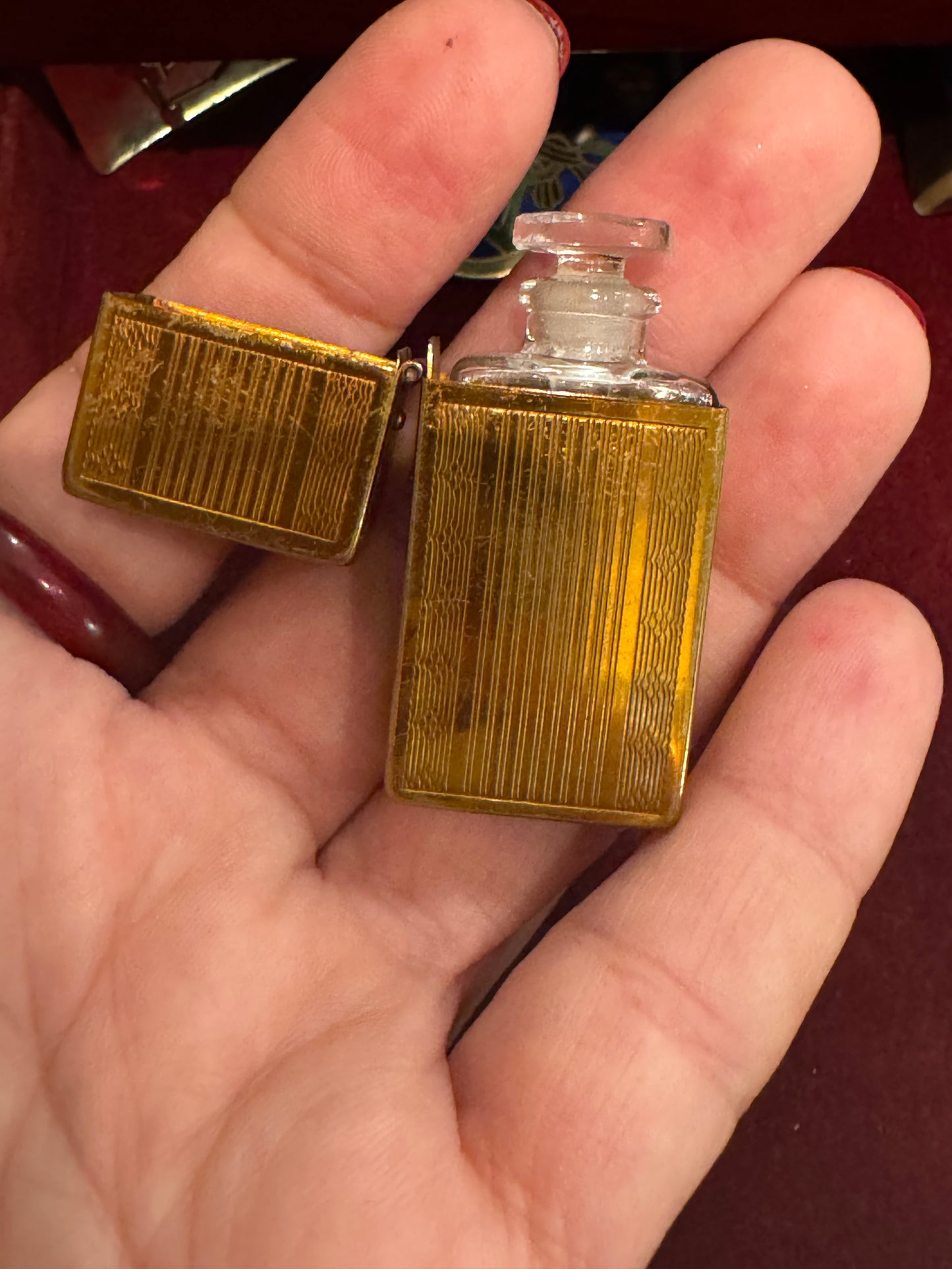 Perfume bottle